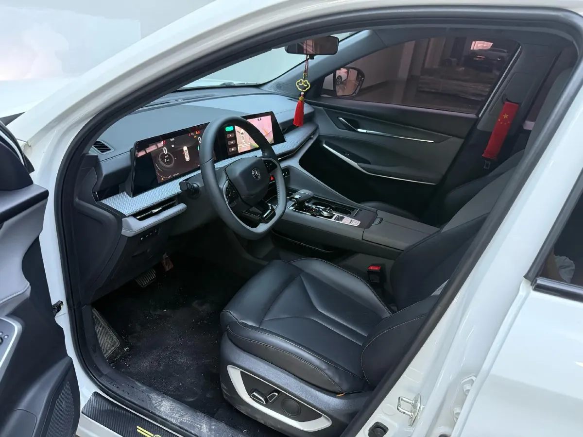 2021 ChangAn CS35 Plus 1.4T 160HP L4 7DCT,autocango,china used car exporter,china ev exporter,chinese used car exporter,chinese used ev exporter