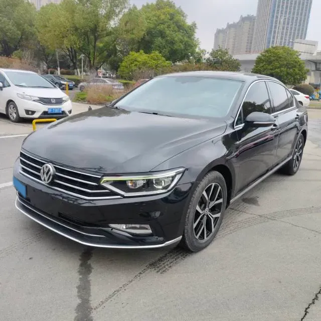2020 Volkswagen Magotan 2.0T 186HP L4 7DCT,autocango,china used car exporter,china ev exporter,chinese used car exporter,chinese used ev exporter