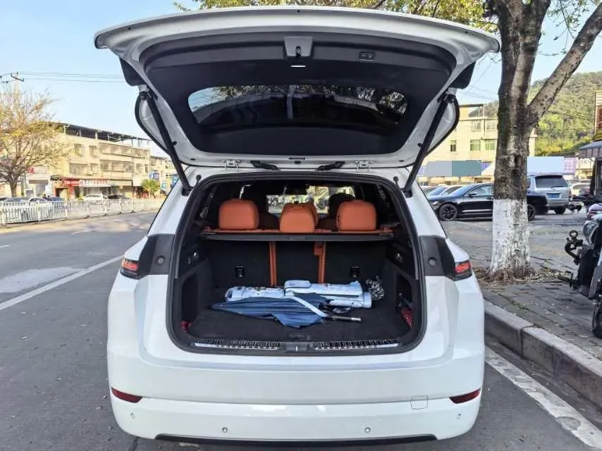 2024 Li L8 Range Extended 154HP REEV 42.8KWH,autocango,china used car exporter,china ev exporter,chinese used car exporter,chinese used ev exporter