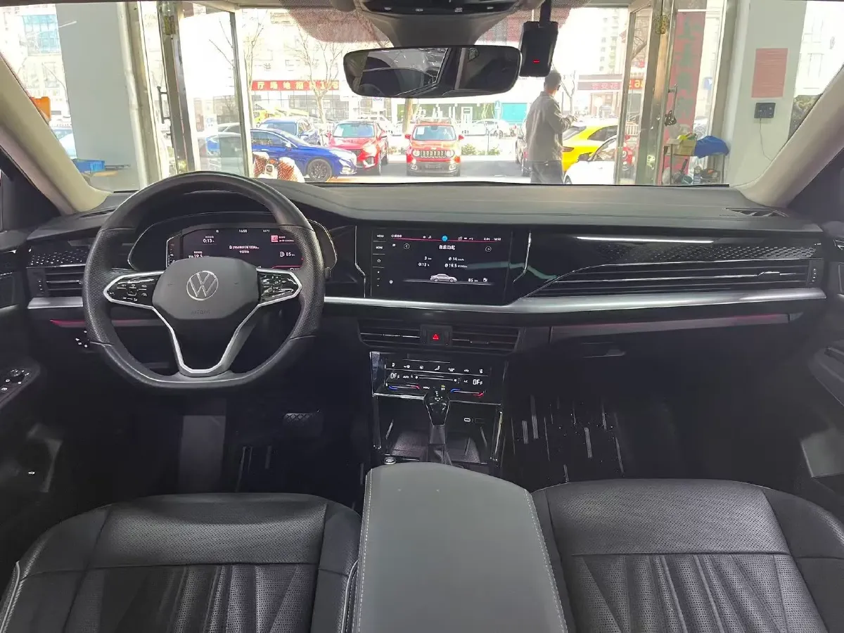 2023 Volkswagen Passat 2.0T 186HP L4 7DCT,autocango,china used car exporter,china ev exporter,chinese used car exporter,chinese used ev exporter