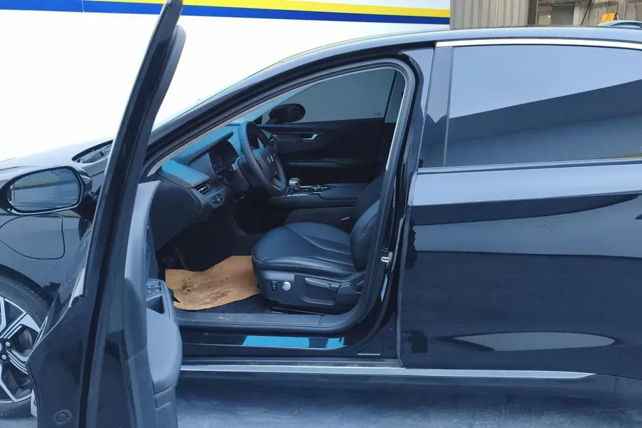 2023 HongQi E-QM5 BEV 54KWH,autocango,china used car exporter,china ev exporter,chinese used car exporter,chinese used ev exporter