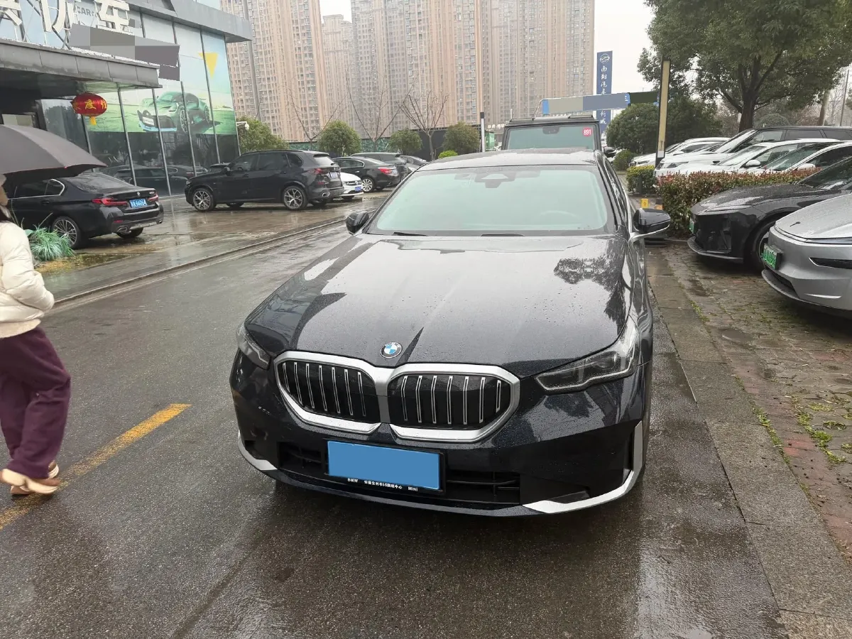 2024 BMW 5 Series 2.0T 258HP L4 8AT,autocango,china used car exporter,china ev exporter,chinese used car exporter,chinese used ev exporter