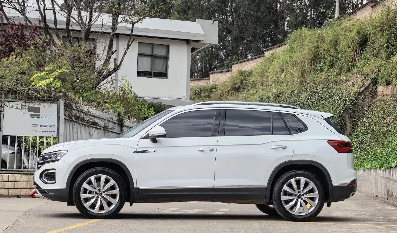 2022 Volkswagen Tayron 2.0T 220HP L4 7DCT,autocango,china used car exporter,china ev exporter,chinese used car exporter,chinese used ev exporter