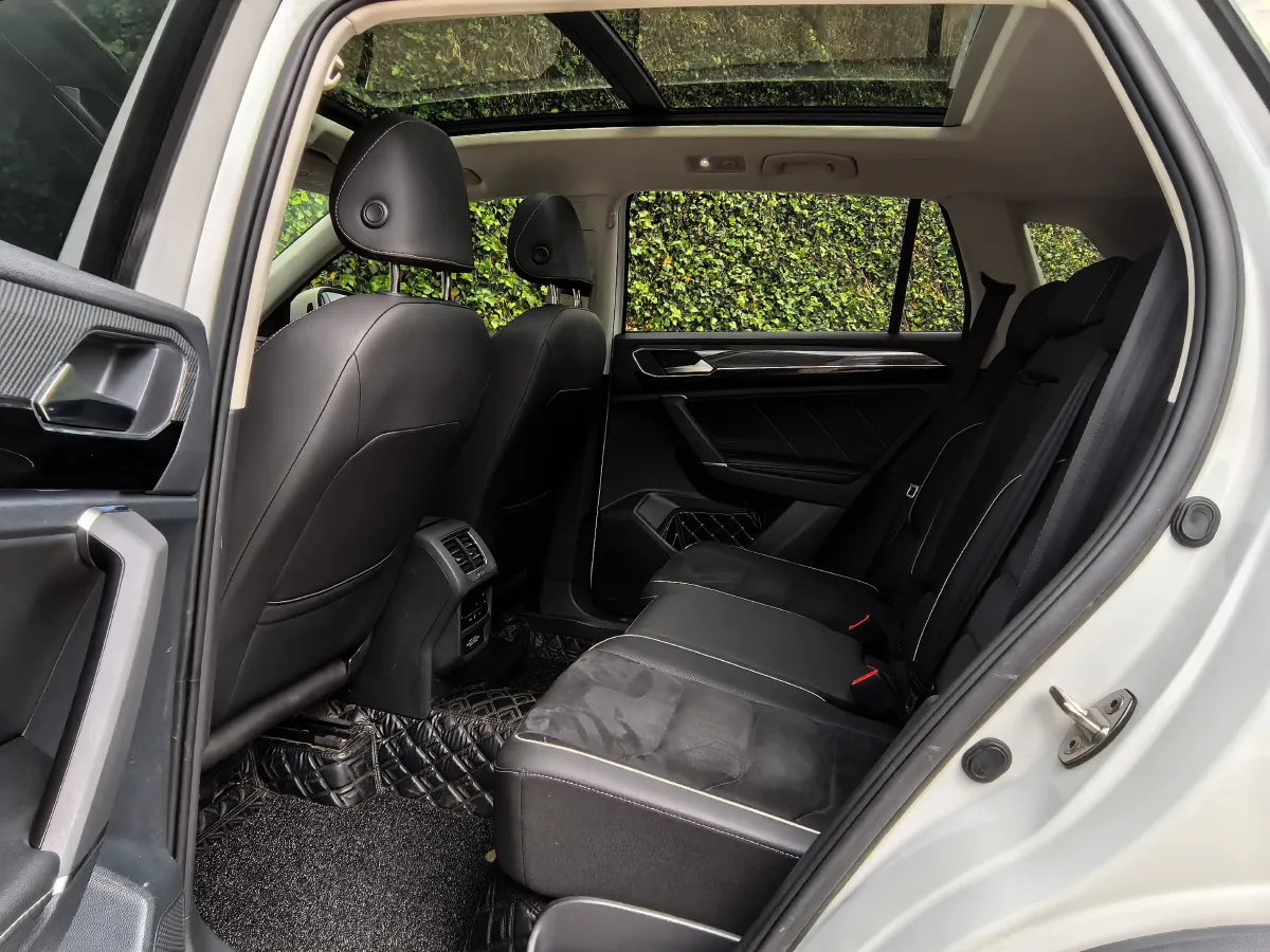 2022 Volkswagen Tayron 2.0T 220HP L4 7DCT,autocango,china used car exporter,china ev exporter,chinese used car exporter,chinese used ev exporter