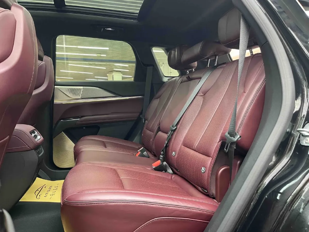 2025 Cadillac XT5 2.0T 237HP L4 9AT,autocango,china used car exporter,china ev exporter,chinese used car exporter,chinese used ev exporter