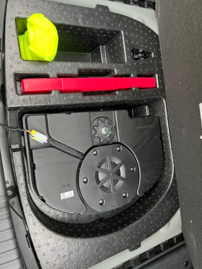 2024 HongQi H5 2.0T 224HP L4 8AT,autocango,china used car exporter,china ev exporter,chinese used car exporter,chinese used ev exporter