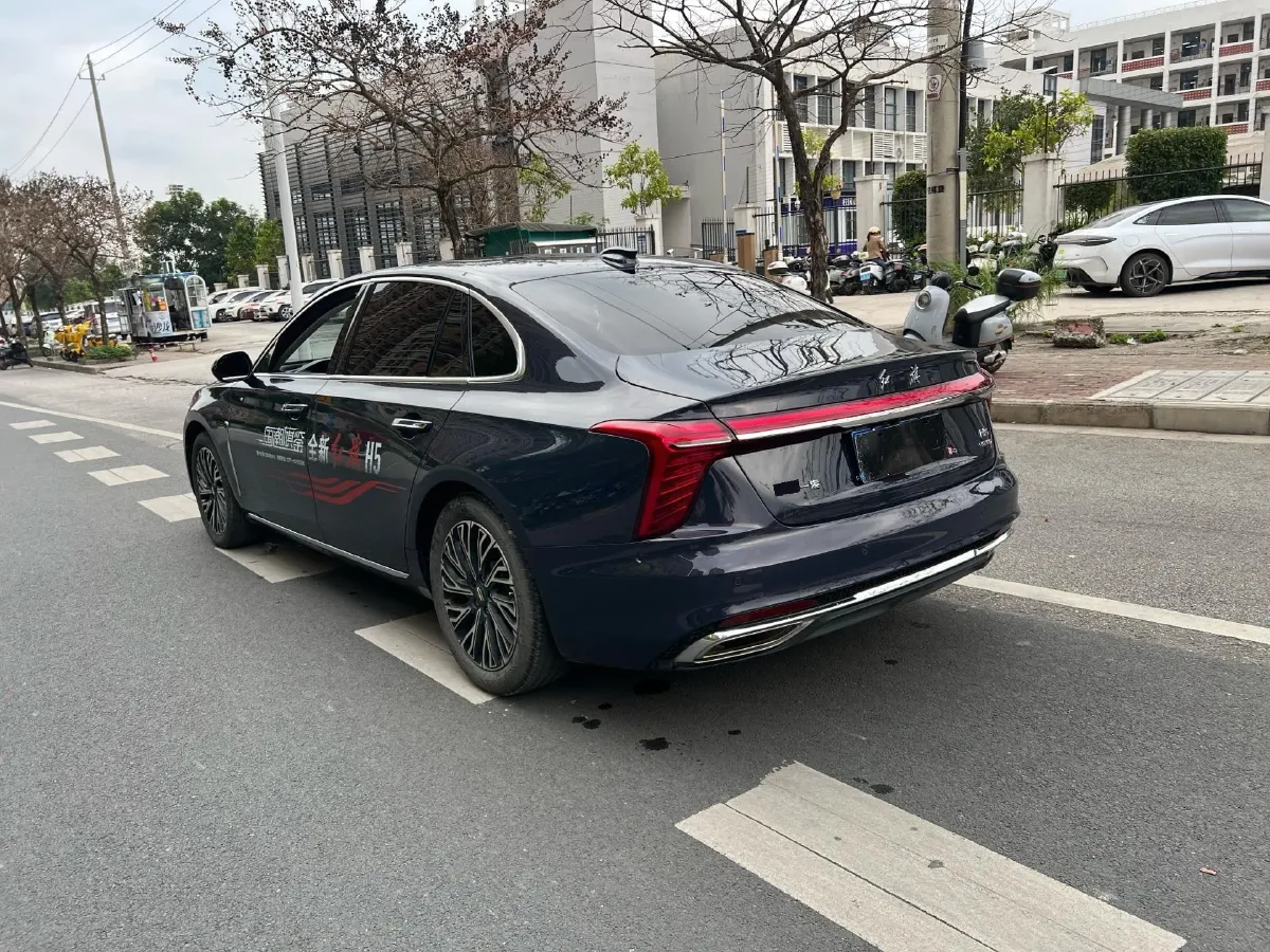 2024 HongQi H5 2.0T 224HP L4 8AT,autocango,china used car exporter,china ev exporter,chinese used car exporter,chinese used ev exporter