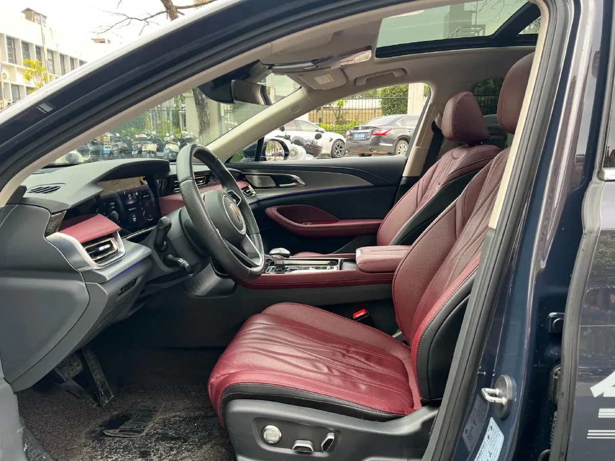 2024 HongQi H5 2.0T 224HP L4 8AT,autocango,china used car exporter,china ev exporter,chinese used car exporter,chinese used ev exporter