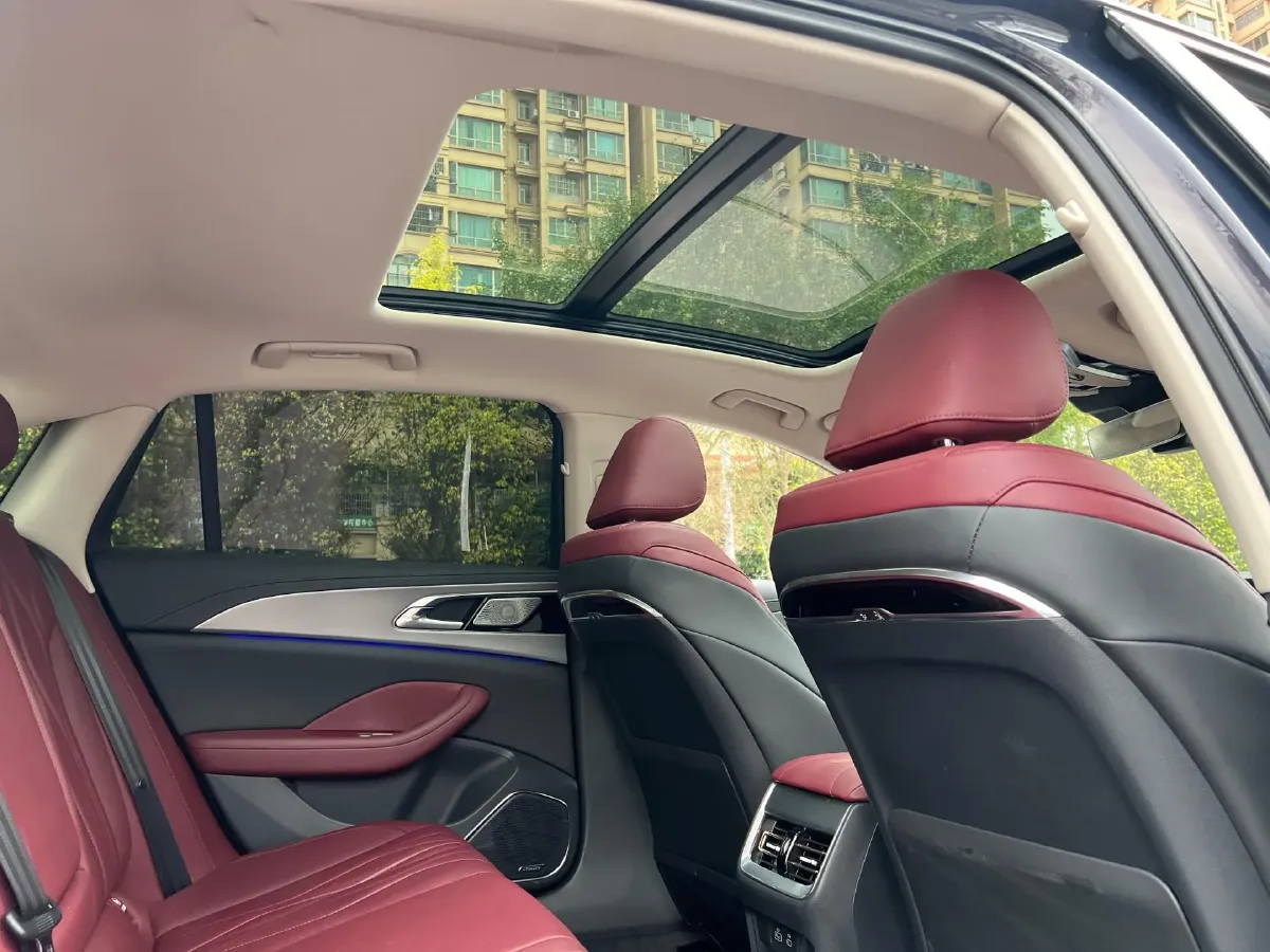 2024 HongQi H5 2.0T 224HP L4 8AT,autocango,china used car exporter,china ev exporter,chinese used car exporter,chinese used ev exporter