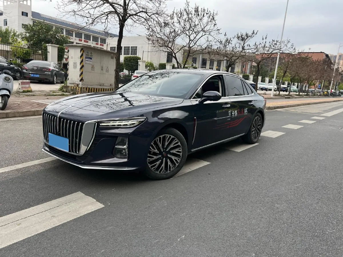 2024 HongQi H5 2.0T 224HP L4 8AT,autocango,china used car exporter,china ev exporter,chinese used car exporter,chinese used ev exporter