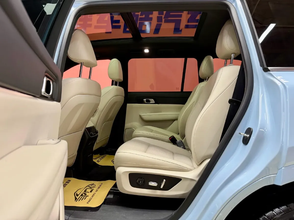 2021 Li ONE Range Extended 131HP REEV 40.5KWH,autocango,china used car exporter,china ev exporter,chinese used car exporter,chinese used ev exporter