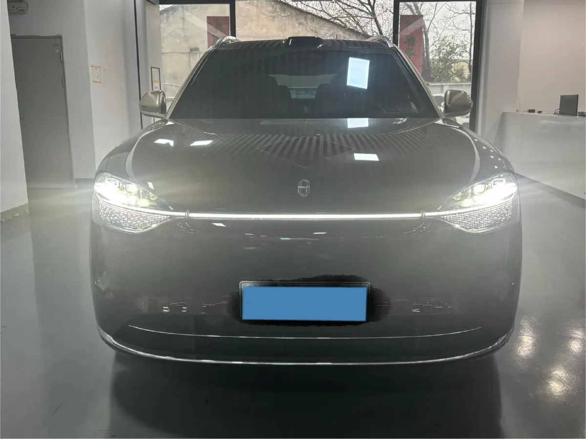 2025 AITO AITO M9 REEV 160HP REEV 52KWH,autocango,china used car exporter,china ev exporter,chinese used car exporter,chinese used ev exporter