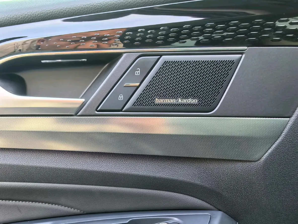 2022 Volkswagen Passat 2.0T 220HP L4 7DCT,autocango,china used car exporter,china ev exporter,chinese used car exporter,chinese used ev exporter