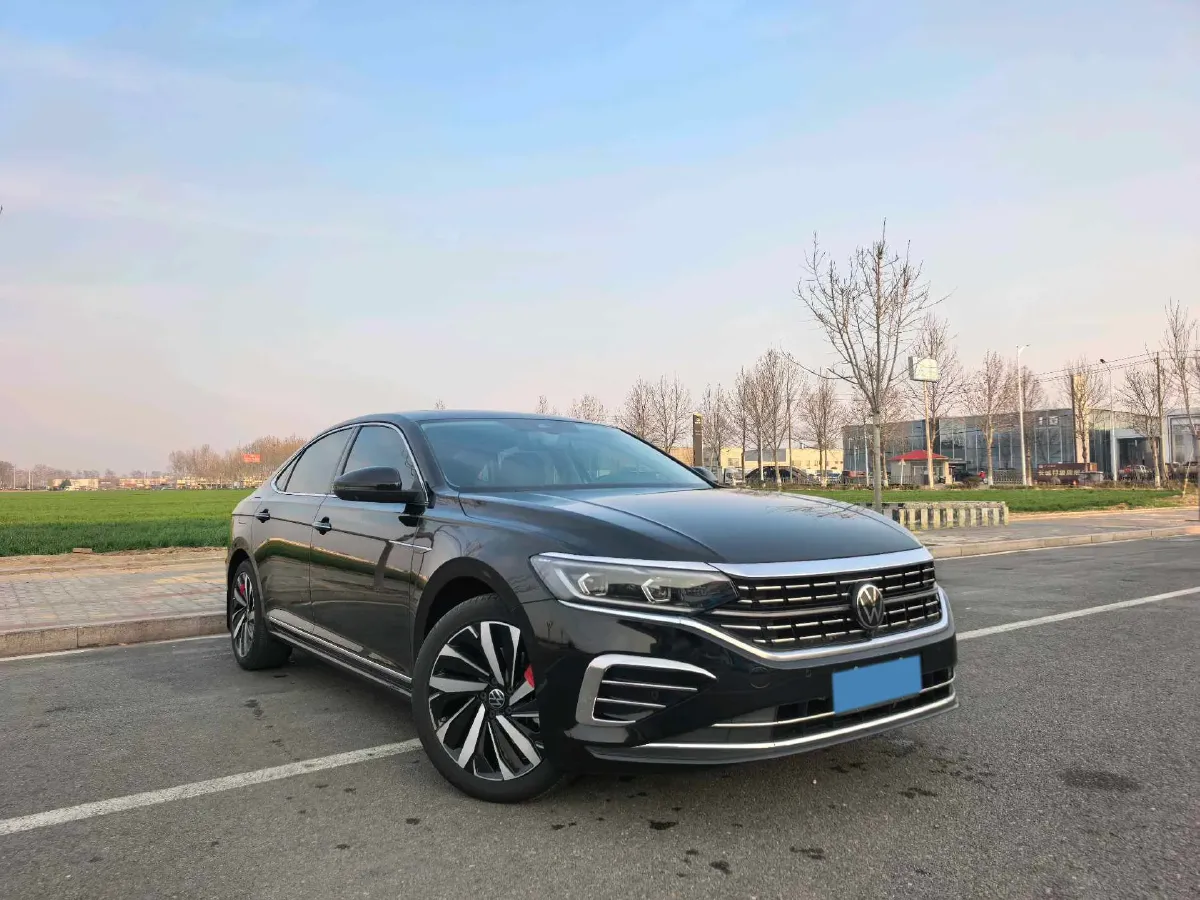 2022 Volkswagen Passat 2.0T 220HP L4 7DCT,autocango,china used car exporter,china ev exporter,chinese used car exporter,chinese used ev exporter