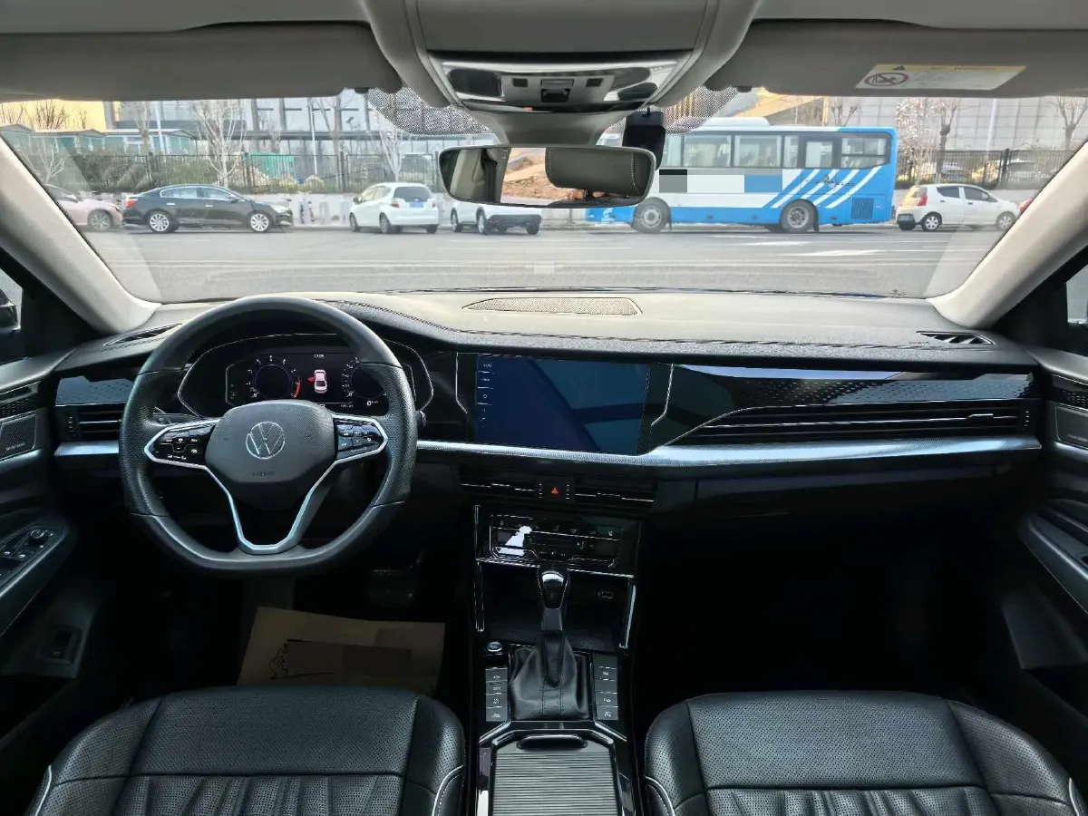 2022 Volkswagen Passat 2.0T 220HP L4 7DCT,autocango,china used car exporter,china ev exporter,chinese used car exporter,chinese used ev exporter