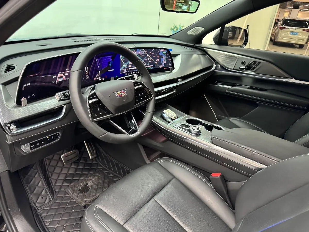 2025 Cadillac XT5 2.0T 237HP L4 9AT,autocango,china used car exporter,china ev exporter,chinese used car exporter,chinese used ev exporter