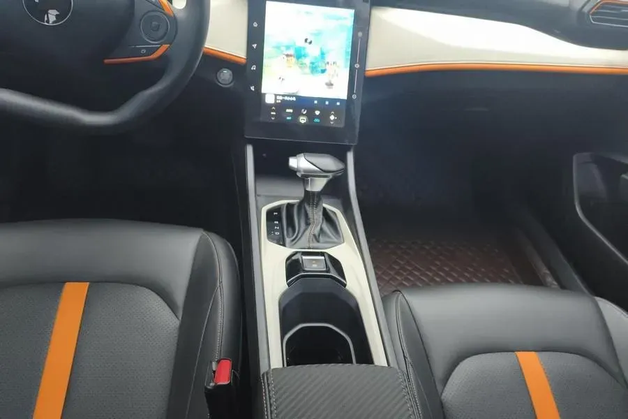 2023 DongFeng Aeolus YiXuan 1.5L 125HP L4 6DCT,autocango,china used car exporter,china ev exporter,chinese used car exporter,chinese used ev exporter