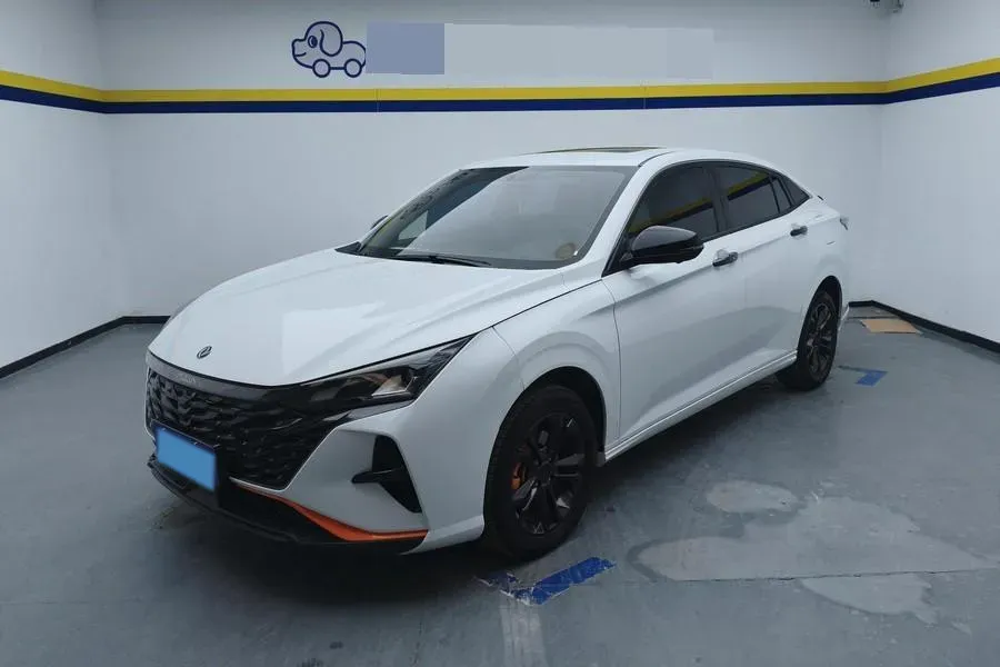 2023 DongFeng Aeolus YiXuan 1.5L 125HP L4 6DCT,autocango,china used car exporter,china ev exporter,chinese used car exporter,chinese used ev exporter