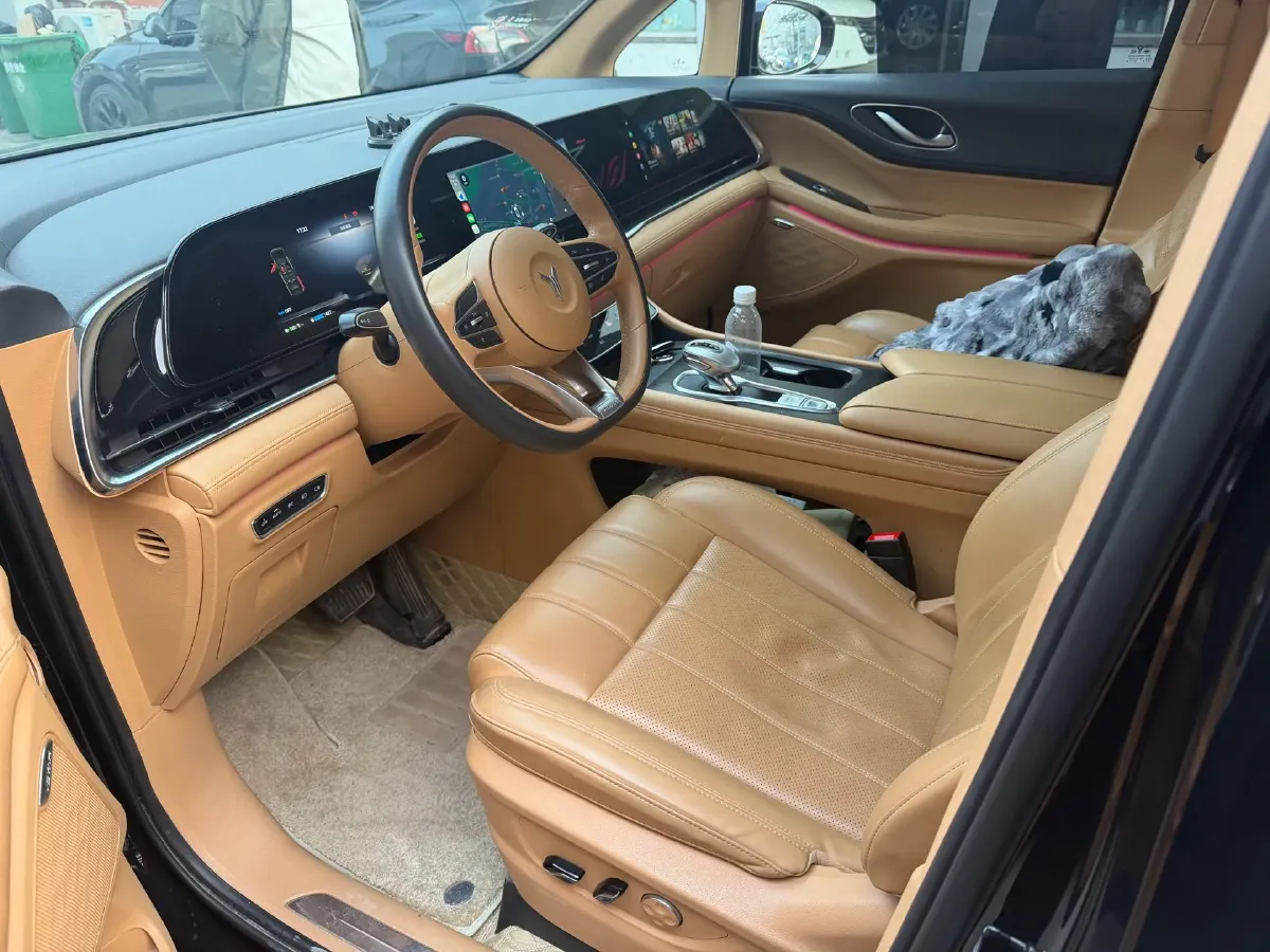 2022 Voyah Dream 1.5T 136HP L4 PHEV 25.57KWH,autocango,china used car exporter,china ev exporter,chinese used car exporter,chinese used ev exporter