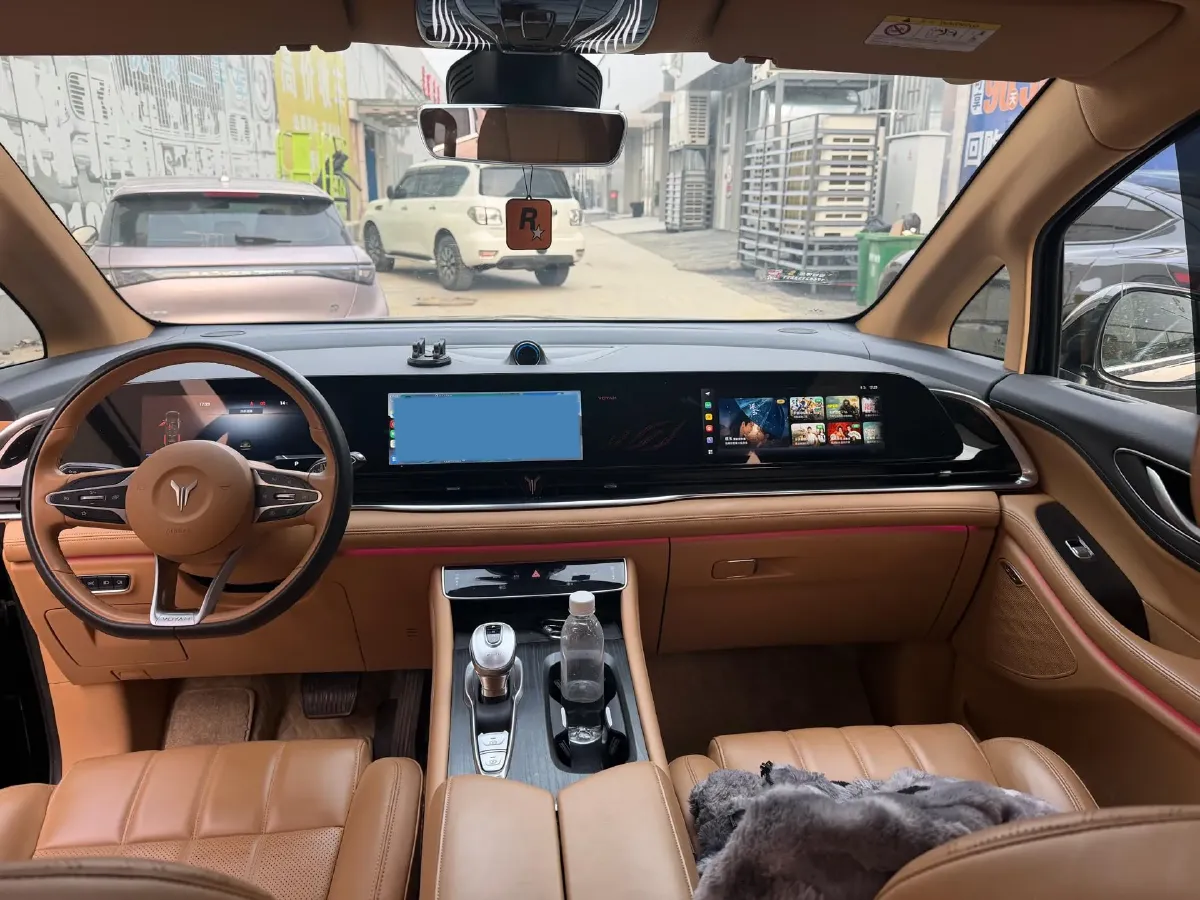 2022 Voyah Dream 1.5T 136HP L4 PHEV 25.57KWH,autocango,china used car exporter,china ev exporter,chinese used car exporter,chinese used ev exporter