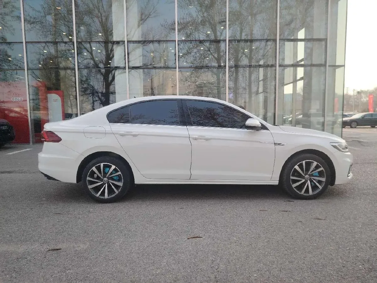 2019 Roewe RX5 MAX 2.0T 231HP L4 6DCT,autocango,china used car exporter,china ev exporter,chinese used car exporter,chinese used ev exporter