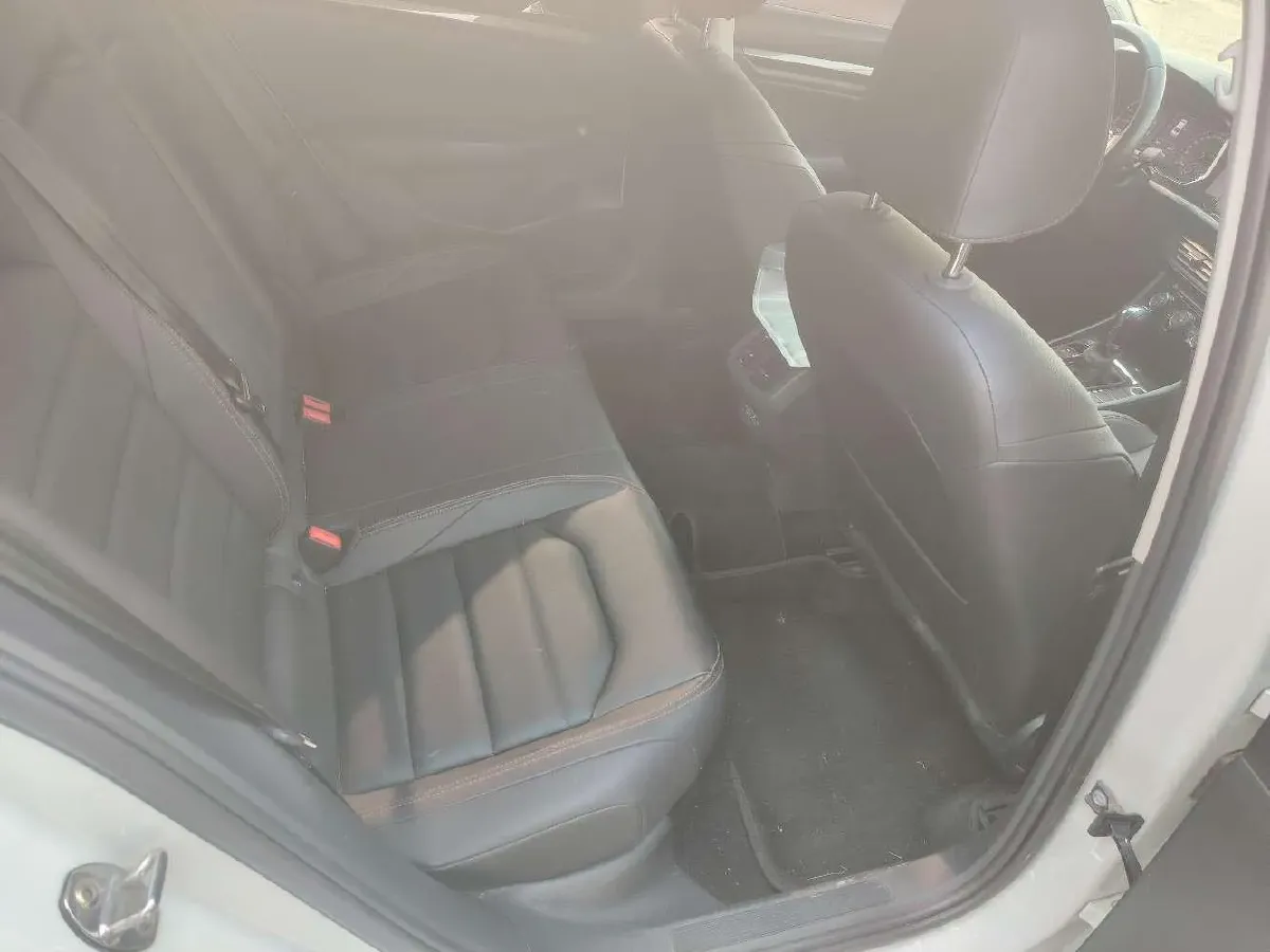 2019 Roewe RX5 MAX 2.0T 231HP L4 6DCT,autocango,china used car exporter,china ev exporter,chinese used car exporter,chinese used ev exporter