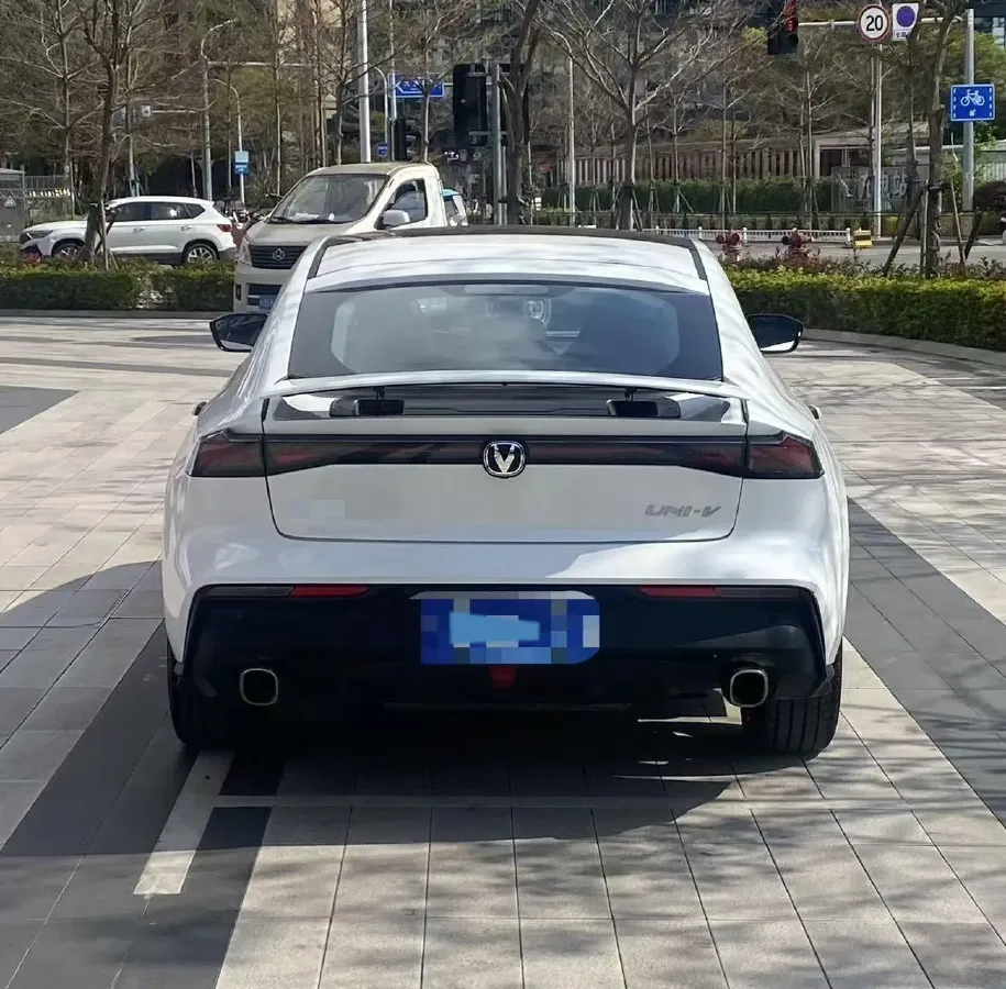 2023 ChangAn UNI-V 1.5T 188HP L4 7DCT,autocango,china used car exporter,china ev exporter,chinese used car exporter,chinese used ev exporter