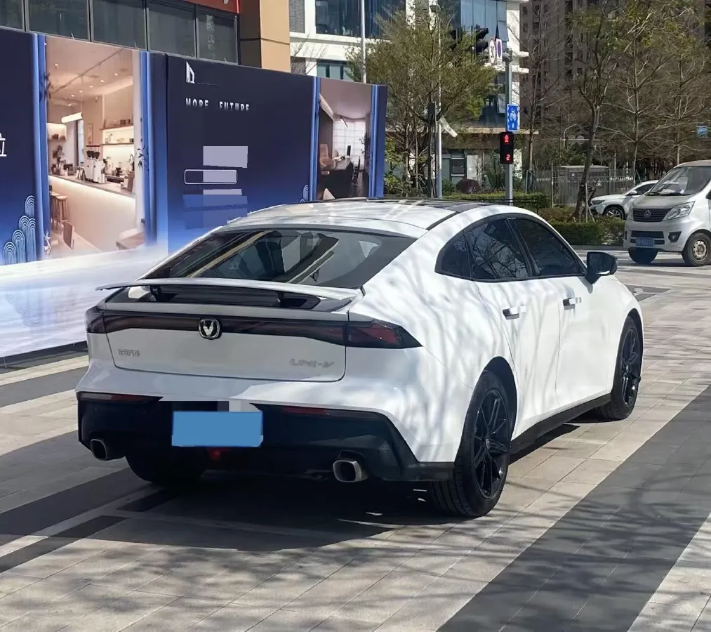 2023 ChangAn UNI-V 1.5T 188HP L4 7DCT,autocango,china used car exporter,china ev exporter,chinese used car exporter,chinese used ev exporter