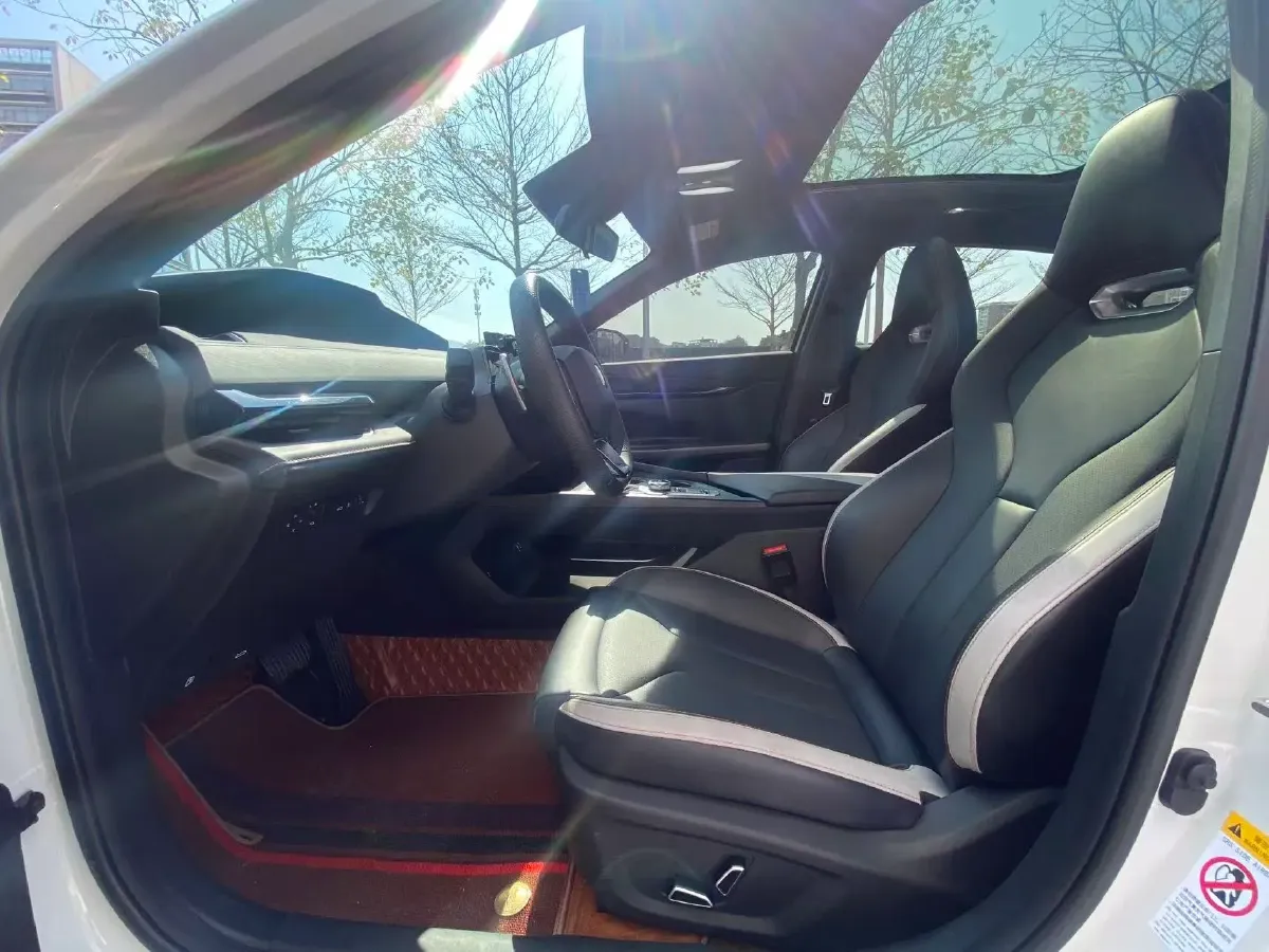 2023 ChangAn UNI-V 1.5T 188HP L4 7DCT,autocango,china used car exporter,china ev exporter,chinese used car exporter,chinese used ev exporter