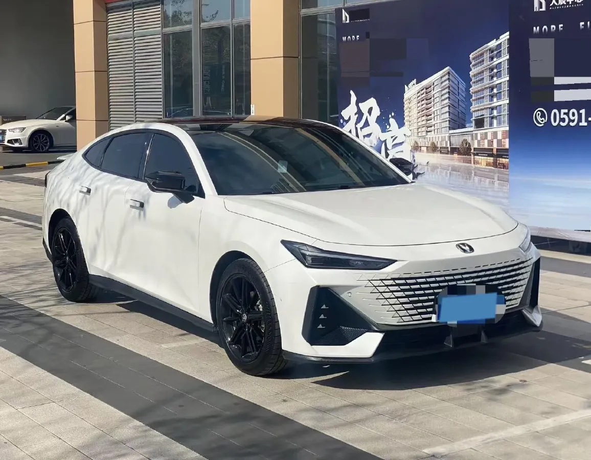 2023 ChangAn UNI-V 1.5T 188HP L4 7DCT,autocango,china used car exporter,china ev exporter,chinese used car exporter,chinese used ev exporter