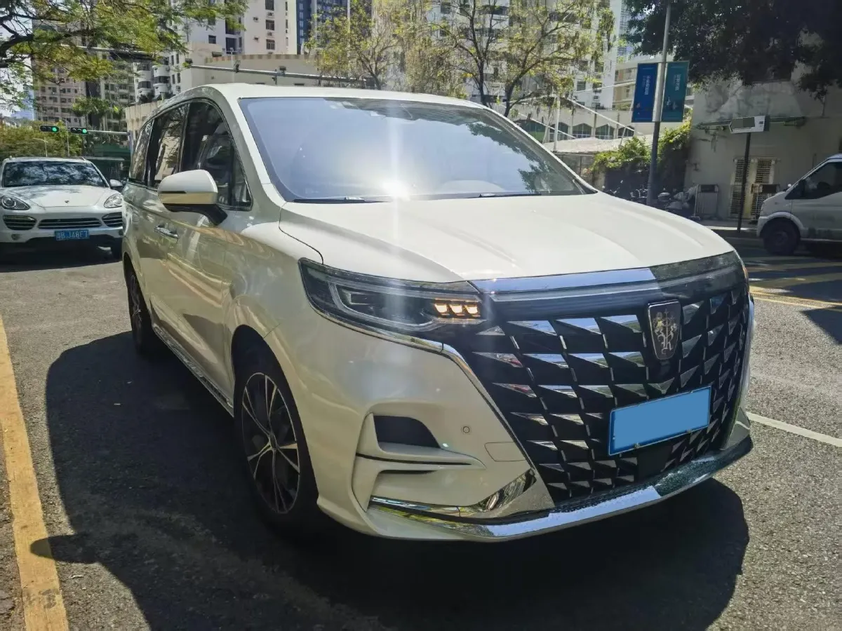 2023 Roewe iMAX8 2.0T 234HP L4 8AT,autocango,china used car exporter,china ev exporter,chinese used car exporter,chinese used ev exporter