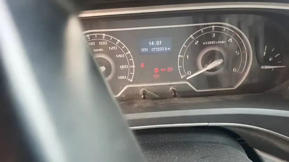 2023 MAXUS XinTu V80 2.0T 127HP L4 6MT,autocango,china used car exporter,china ev exporter,chinese used car exporter,chinese used ev exporter