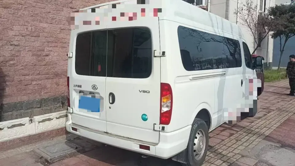 2023 MAXUS XinTu V80 2.0T 127HP L4 6MT,autocango,china used car exporter,china ev exporter,chinese used car exporter,chinese used ev exporter