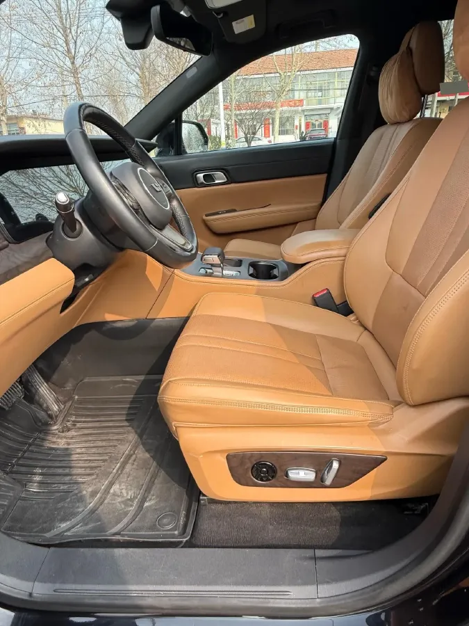 2020 Li ONE Range Extended 131HP REEV 40.5KWH,autocango,china used car exporter,china ev exporter,chinese used car exporter,chinese used ev exporter