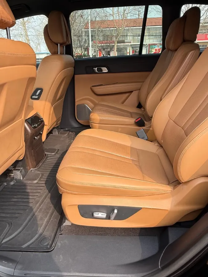 2020 Li ONE Range Extended 131HP REEV 40.5KWH,autocango,china used car exporter,china ev exporter,chinese used car exporter,chinese used ev exporter