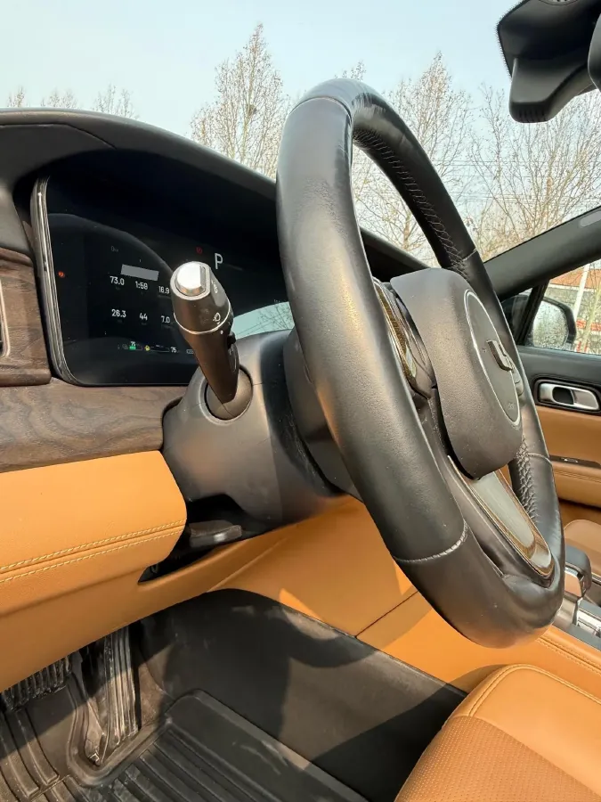 2020 Li ONE Range Extended 131HP REEV 40.5KWH,autocango,china used car exporter,china ev exporter,chinese used car exporter,chinese used ev exporter