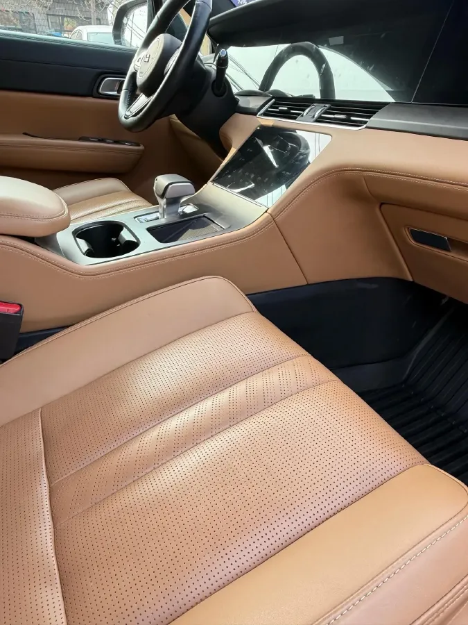 2020 Li ONE Range Extended 131HP REEV 40.5KWH,autocango,china used car exporter,china ev exporter,chinese used car exporter,chinese used ev exporter