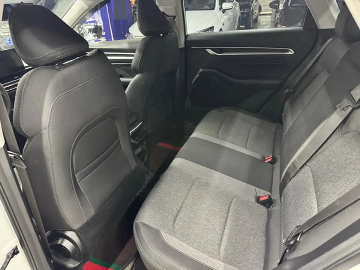 2025 Geely Emgrand 1.5L 127HP L4 5MT,autocango,china used car exporter,china ev exporter,chinese used car exporter,chinese used ev exporter