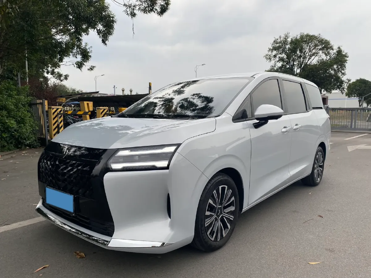 2025 WuLing XingGuang 730 1.5T 177HP L4 CVT,autocango,china used car exporter,china ev exporter,chinese used car exporter,chinese used ev exporter