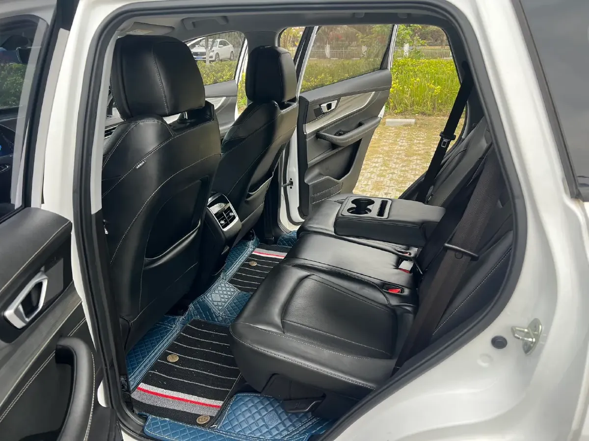 2022 Chery Tiggo 8 Plus 1.6T 197HP L4 7DCT,autocango,china used car exporter,china ev exporter,chinese used car exporter,chinese used ev exporter