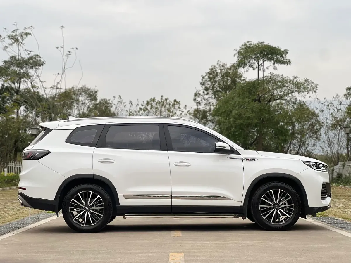 2022 Chery Tiggo 8 Plus 1.6T 197HP L4 7DCT,autocango,china used car exporter,china ev exporter,chinese used car exporter,chinese used ev exporter