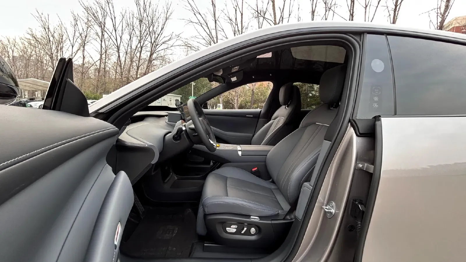 2025 MI YU7 BEV 96.3KWH,autocango,china used car exporter,china ev exporter,chinese used car exporter,chinese used ev exporter