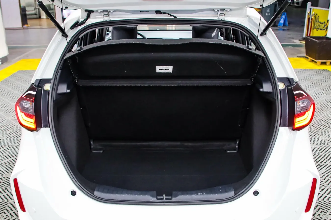 2021 Honda Fit 1.5L 131HP L4 CVT,autocango,china used car exporter,china ev exporter,chinese used car exporter,chinese used ev exporter