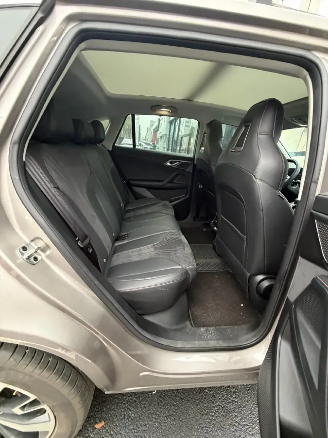 2024 Roewe D5X DMH 1.5T 150HP L4 2DHT PHEV 21.4KWH,autocango,china used car exporter,china ev exporter,chinese used car exporter,chinese used ev exporter