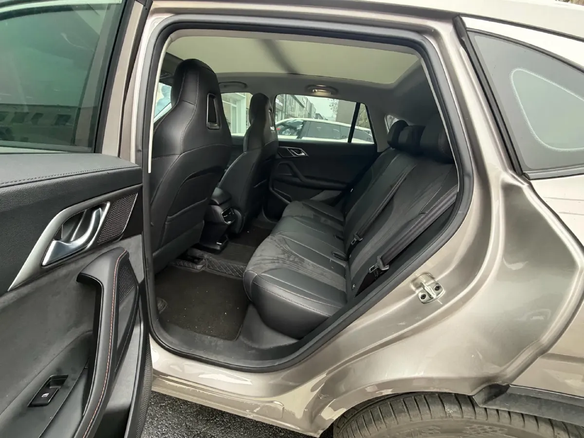 2024 Roewe D5X DMH 1.5T 150HP L4 2DHT PHEV 21.4KWH,autocango,china used car exporter,china ev exporter,chinese used car exporter,chinese used ev exporter