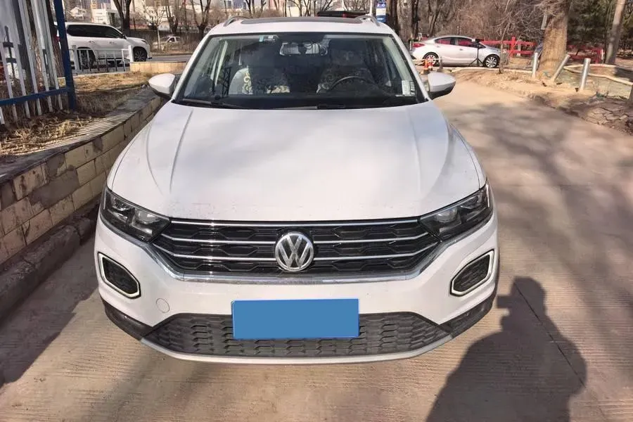 2020 Volkswagen T-Roc 1.4T 131HP L4 7DCT,autocango,china used car exporter,china ev exporter,chinese used car exporter,chinese used ev exporter