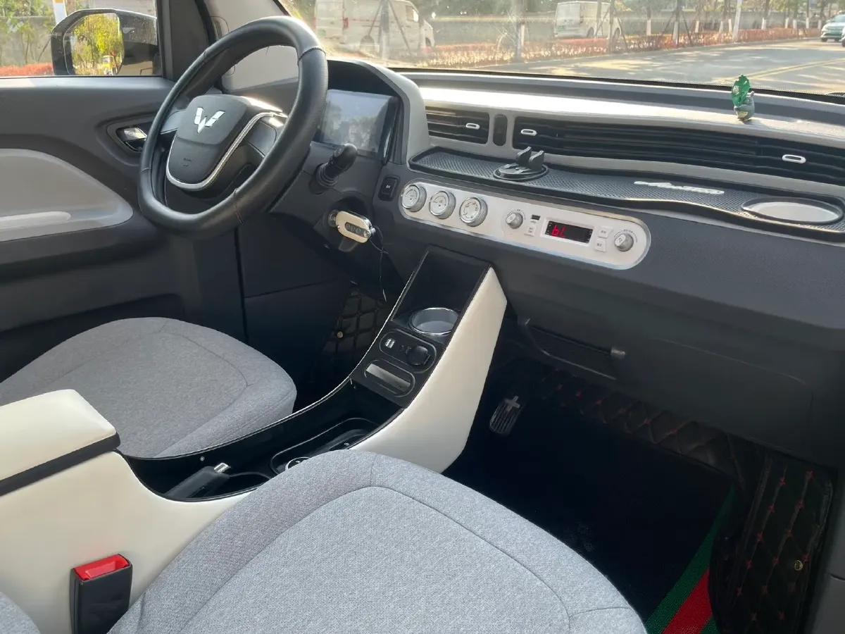 2022 WuLing HongGuang MINI EV BEV 9KWH,autocango,china used car exporter,china ev exporter,chinese used car exporter,chinese used ev exporter