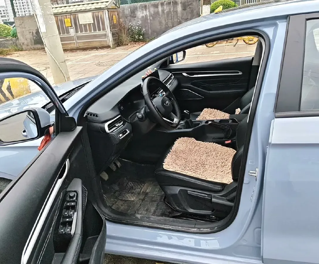 2023 Geely Emgrand 1.5L 127HP L4 5MT,autocango,china used car exporter,china ev exporter,chinese used car exporter,chinese used ev exporter