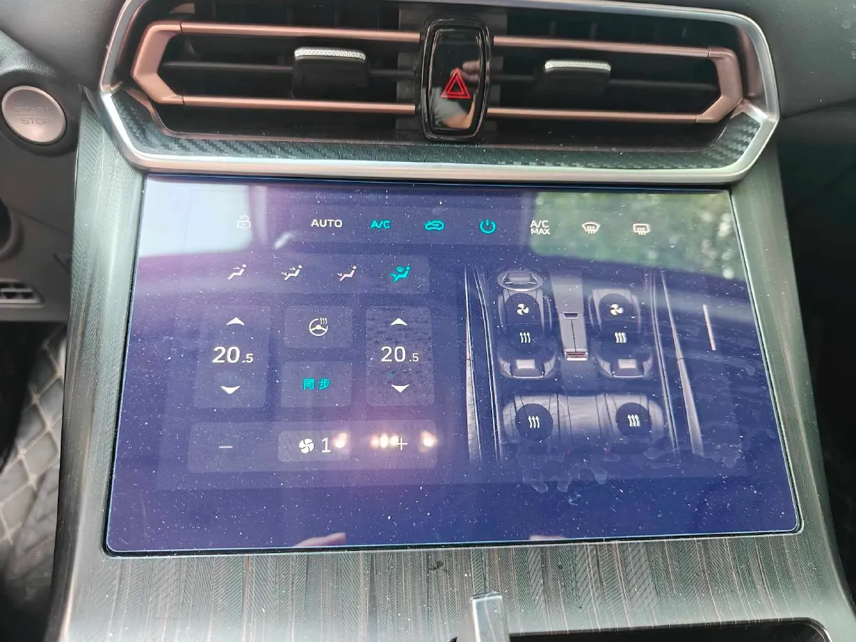 2022 WEY Latte DHT 1.5T 156HP L4 2DHT Hybrid,autocango,china used car exporter,china ev exporter,chinese used car exporter,chinese used ev exporter