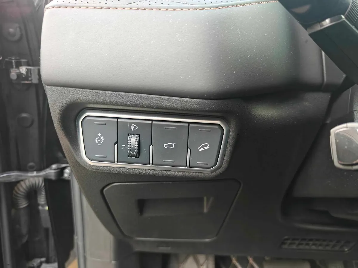 2022 WEY Latte DHT 1.5T 156HP L4 2DHT Hybrid,autocango,china used car exporter,china ev exporter,chinese used car exporter,chinese used ev exporter